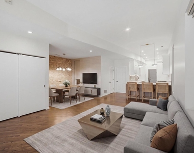 626 W Buckingham Place - Photo Thumbnail 1