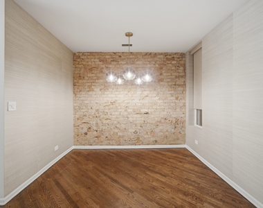 626 W Buckingham Place - Photo Thumbnail 5
