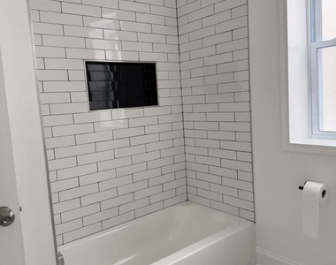 2101 Gunderson Avenue - Photo Thumbnail 3