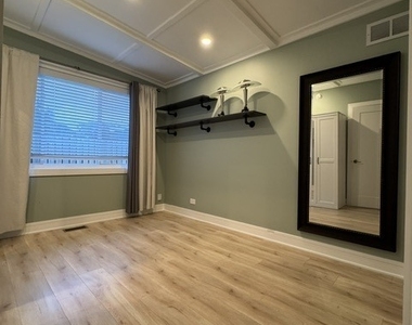 5115 N Mission Drive - Photo Thumbnail 5