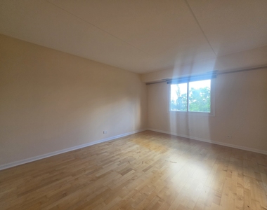 375 Plum Creek Drive - Photo Thumbnail 9