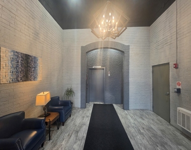 375 Plum Creek Drive - Photo Thumbnail 5