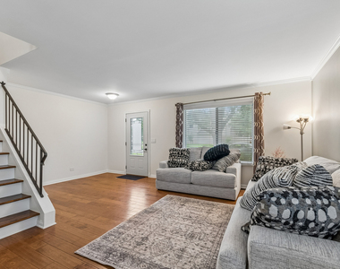 298 Danbury Drive - Photo Thumbnail 2