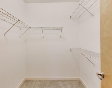421 S Ridgeland Avenue - Photo Thumbnail 9