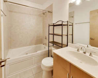 421 S Ridgeland Avenue - Photo Thumbnail 14