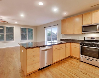 421 S Ridgeland Avenue - Photo Thumbnail 3