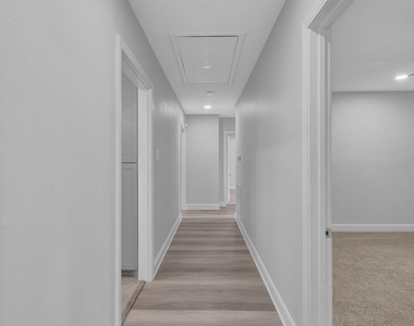 3327 Wentworth Street - Photo Thumbnail 15