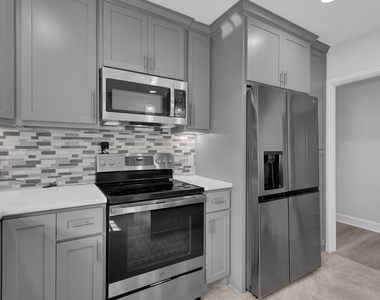 3327 Wentworth Street - Photo Thumbnail 10