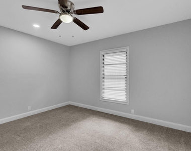 3327 Wentworth Street - Photo Thumbnail 16