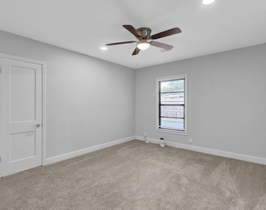 3327 Wentworth Street - Photo Thumbnail 14