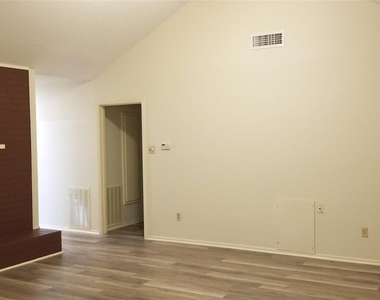 8807 Leader Street - Photo Thumbnail 5