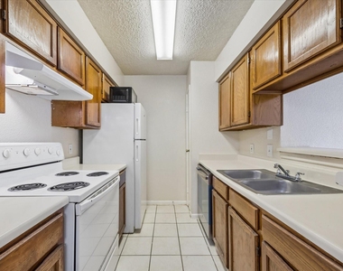 10101 S Gessner Road - Photo Thumbnail 3