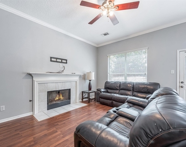 3306 Autumn Forest Drive - Photo Thumbnail 8