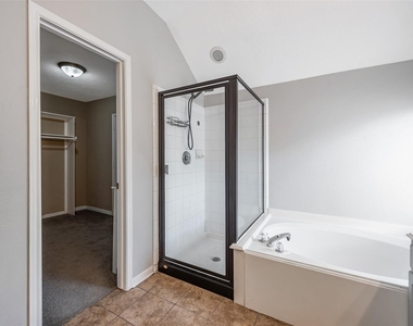 3306 Autumn Forest Drive - Photo Thumbnail 18