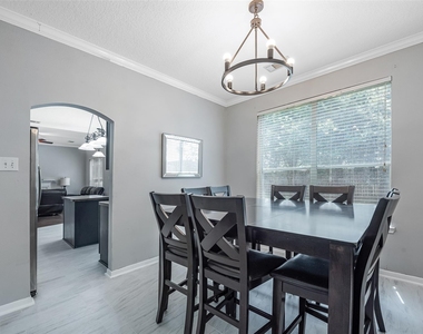 3306 Autumn Forest Drive - Photo Thumbnail 6