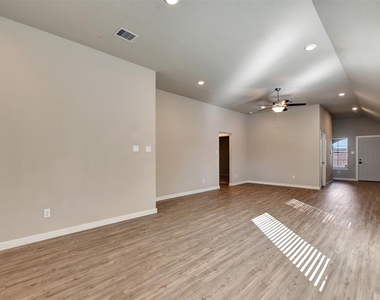 6419 Purple Wreath Way - Photo Thumbnail 10