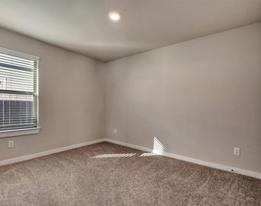 6419 Purple Wreath Way - Photo Thumbnail 24