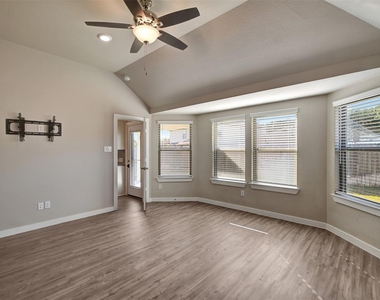6419 Purple Wreath Way - Photo Thumbnail 20