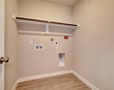 6419 Purple Wreath Way - Photo Thumbnail 27