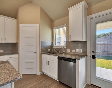 6419 Purple Wreath Way - Photo Thumbnail 15