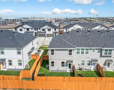27839 Western Creek Ct - Photo Thumbnail 29