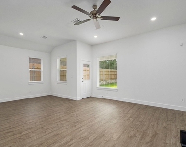 906 Golden Willow - Photo Thumbnail 13
