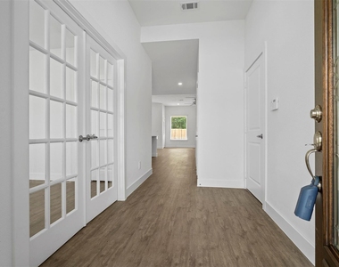 906 Golden Willow - Photo Thumbnail 2