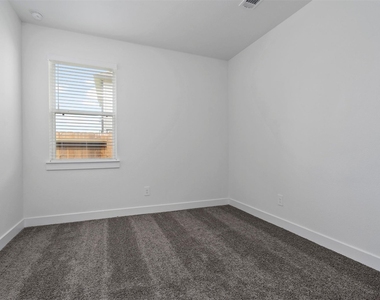 906 Golden Willow - Photo Thumbnail 24
