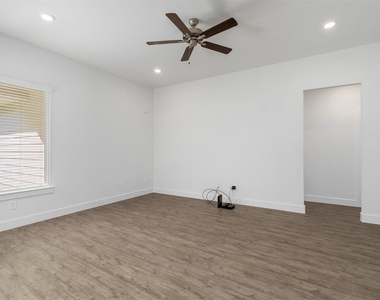 906 Golden Willow - Photo Thumbnail 12