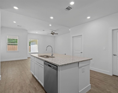 906 Golden Willow - Photo Thumbnail 9