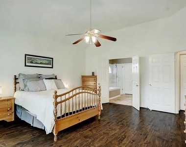 635 Presley Way - Photo Thumbnail 11