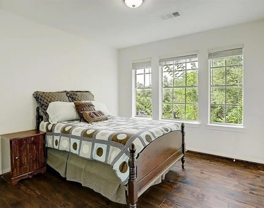 635 Presley Way - Photo Thumbnail 23