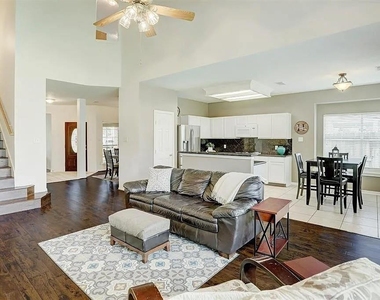 635 Presley Way - Photo Thumbnail 22