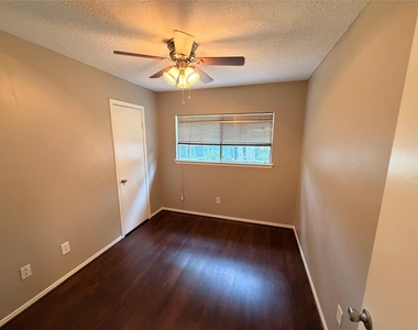 3227 Glade Springs Drive - Photo Thumbnail 25
