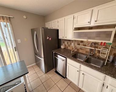 3227 Glade Springs Drive - Photo Thumbnail 11