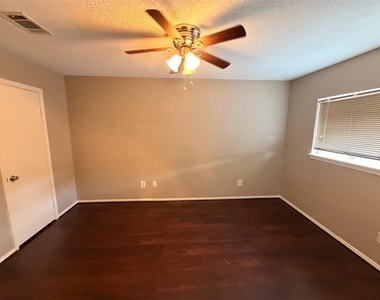 3227 Glade Springs Drive - Photo Thumbnail 27
