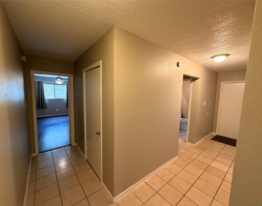 3227 Glade Springs Drive - Photo Thumbnail 15