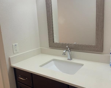 2411 Woodwind Rd - Photo Thumbnail 7