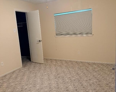 2411 Woodwind Rd - Photo Thumbnail 10