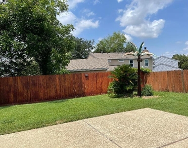 2411 Woodwind Rd - Photo Thumbnail 12