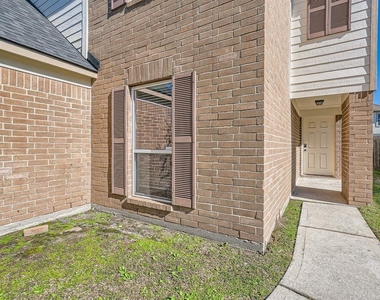 11010 Walkup Way - Photo Thumbnail 1
