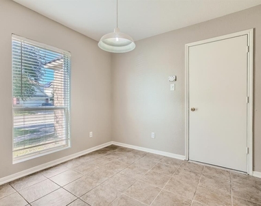 11010 Walkup Way - Photo Thumbnail 7