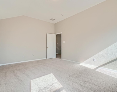 11010 Walkup Way - Photo Thumbnail 13