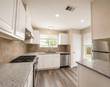 12710 Fenimore Court - Photo Thumbnail 5