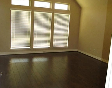 14104 Green Thicket Drive - Photo Thumbnail 10