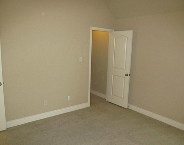 14104 Green Thicket Drive - Photo Thumbnail 24