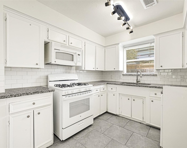 9524 Truscon Drive - Photo Thumbnail 11