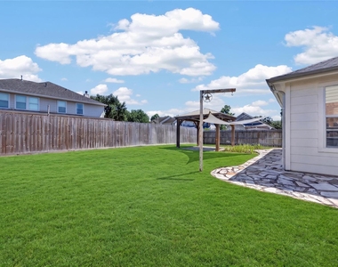 18211 Doral Rock Court - Photo Thumbnail 16