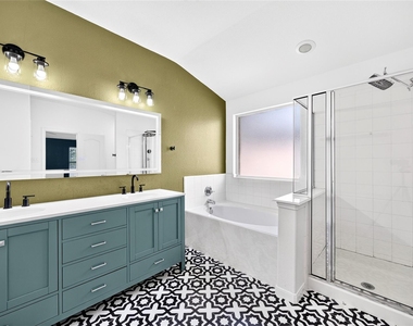 18211 Doral Rock Court - Photo Thumbnail 3