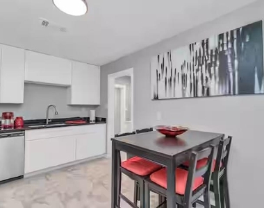 2107 Wakefield Drive - Photo Thumbnail 15